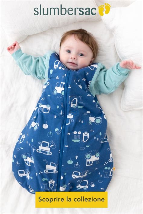 Bambino felice in un sacco nanna