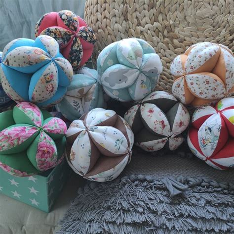 Palla giocattolo per neonato fatta a mano