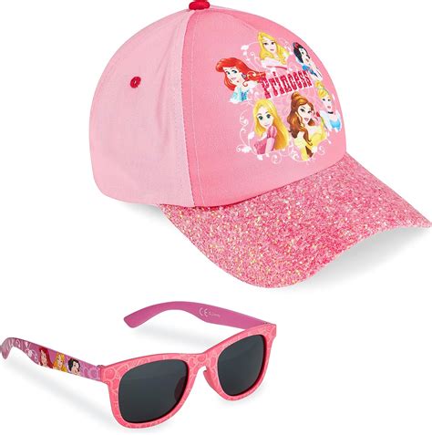 Bambina con occhiali da sole e cappellino estivo