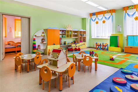 arredi per la scuola dell'infanzia conformi alle norme UNI