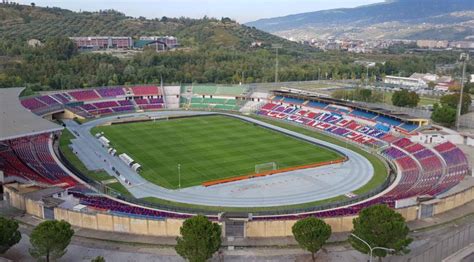 veduta panoramica dello stadio San Vito-Gigi Marulla di Cosenza