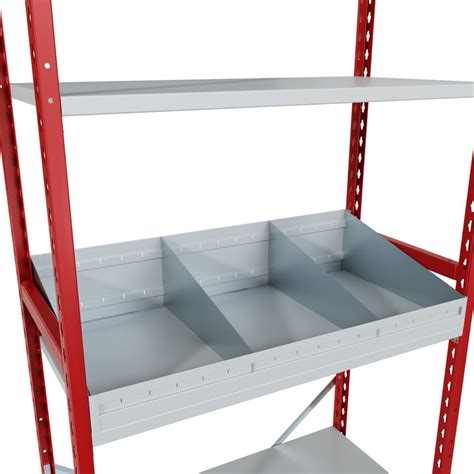 Scaffali con accessori per cellulari e articoli di cancelleria