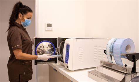 pulizia strumenti parrucchiere