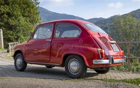 Fiat 600 su strada italiana
