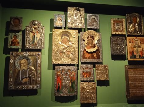 Esempi di icone russe con temi differenti