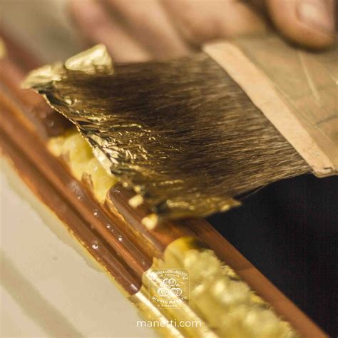 Dettaglio di foglia d'oro su intarsio