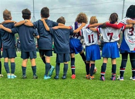 Bambini dei Piccoli Amici e Primi Calci in allenamento