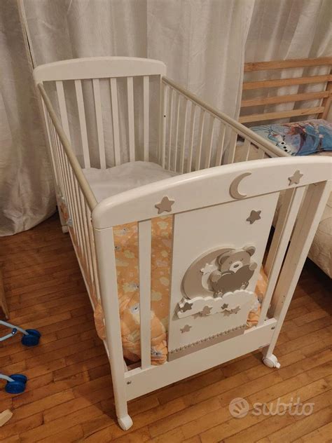 Pulizia culla neonato