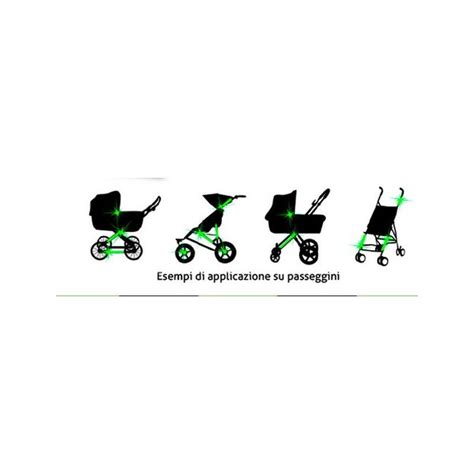 Passeggino con elementi riflettenti di notte