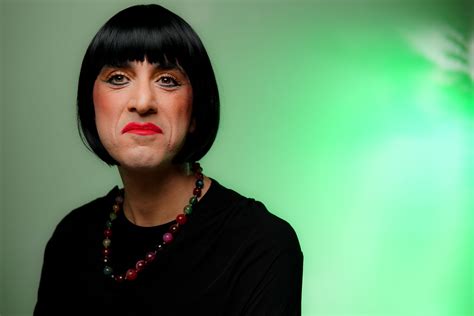 rappresentazione rituale del femminiello in un contesto teatrale tradizionale napoletano