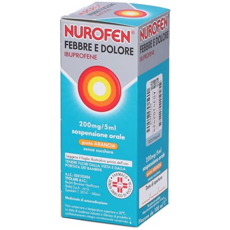 Bambino con termometro e sciroppo Nurofen