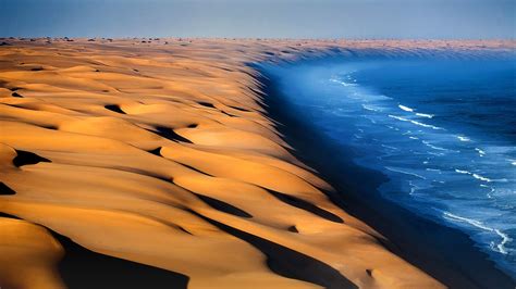 Paesaggio mozzafiato della Namibia con dune rosse