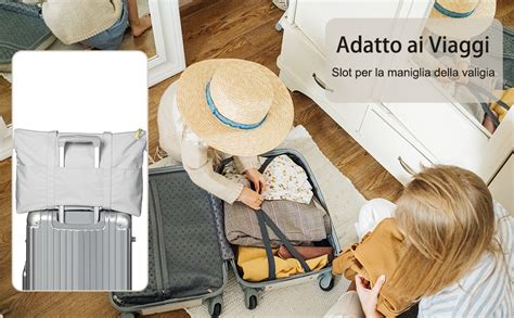 Il seggiolino ripiegato riposto in una borsa da viaggio