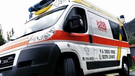 Ambulanza in corsa verso l'ospedale