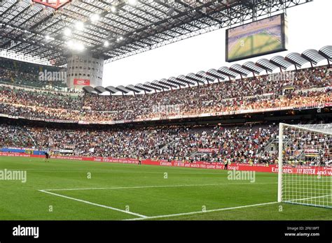 Stadio San Siro durante una partita di Champions League