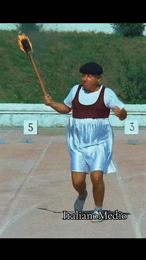 Fantozzi durante i giochi sportivi aziendali