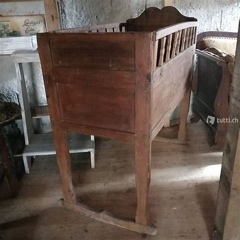 Antica culla a dondolo in legno artigianale calabrese