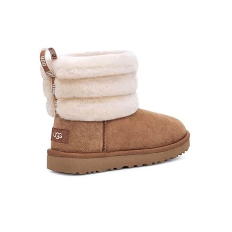 Vari modelli di stivaletti UGG per bambini