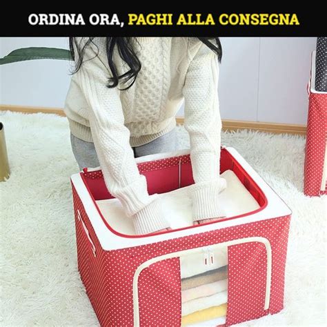 Borsoni di vestiti pronti per essere riciclati tra i cugini