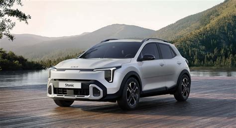 Kia Stonic in ambiente urbano con elementi di design distintivi