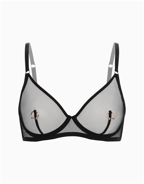 Dettagli raffinati su lingerie trasparente