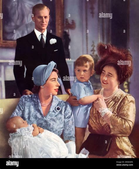 Ritratto di Elisabetta II e Principe Filippo con un giovane Carlo