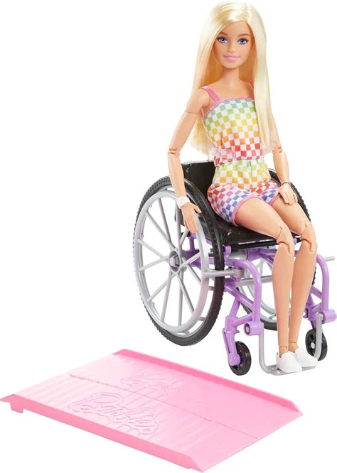 Bambola Barbie Fashionistas con sedia a rotelle