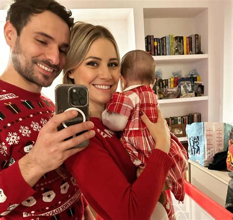 Riccardo Scirè and Carolina Benvenga happy family moment