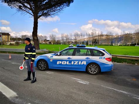 Pattuglia della Polizia Locale in azione di monitoraggio stradale nel territorio novarese