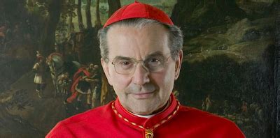 Cardinal Carlo Caffarra in un momento di riflessione