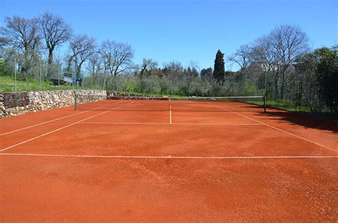 Campi da tennis coperti in terra rossa