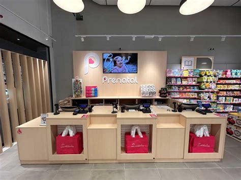 Rendering di un moderno punto vendita Just Play all'interno di un Prenatal Mega Store