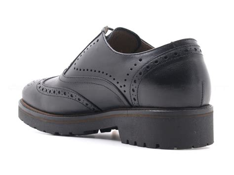 Scarpe francesine e inglesine