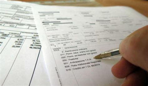 Simbolo di busta paga e denaro