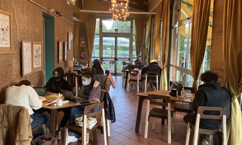 Giovani in uno Spazio d'ascolto