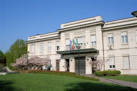 veduta panoramica storica di Pavia con l'Università e l'area del Policlinico San Matteo