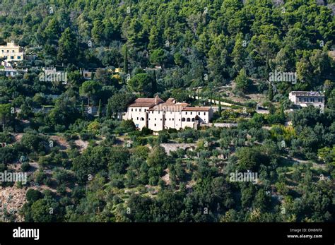 Vista panoramica di Fabriano con le sue colline circostanti