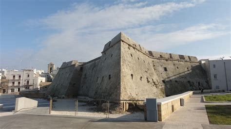 Il Castello Angioino di Mola di Bari