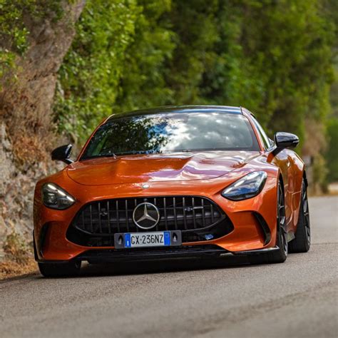 Ecocardiografo ad alte prestazioni con sonda transaddominale