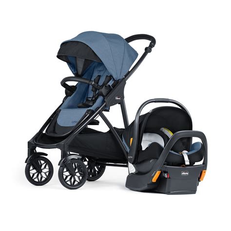 Family using a modular travel system