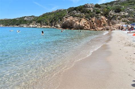 Spiaggia de La Marmorata con vista sull'Arcipelago della Maddalena