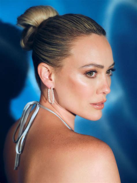 Hilary Duff in posa per una rivista