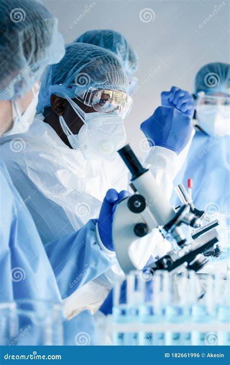 Ricerca scientifica nel laboratorio