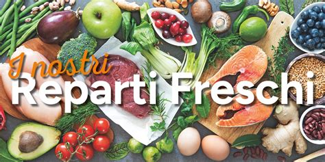 Varietà di prodotti gastronomici freschi in un banco Iper