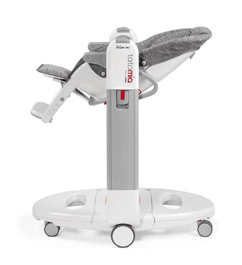 Vista laterale del Tatamia Follow Me con vassoio inserito e regolazione in altezza