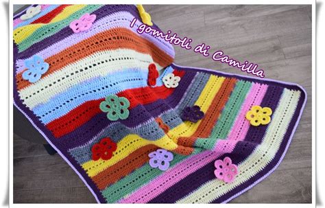 Copertina uncinetto multicolore a righe