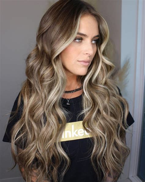 Donna con capelli con mèches