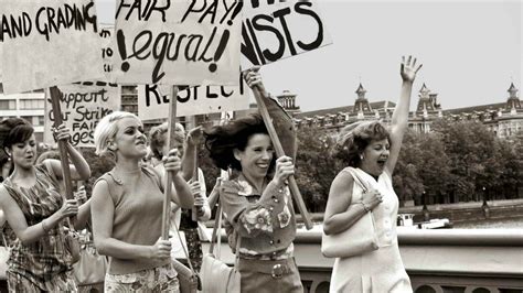 Donne che manifestano per i diritti riproduttivi