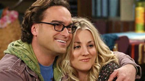 Penny e Leonard con il pancione