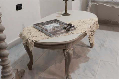 Tavolino Chippendale restaurato shabby chic